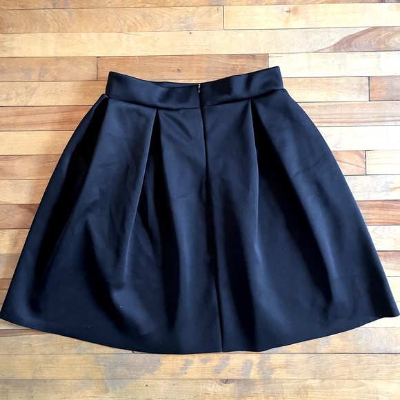 Cute Black Miniskirt - Picture 2 of 4